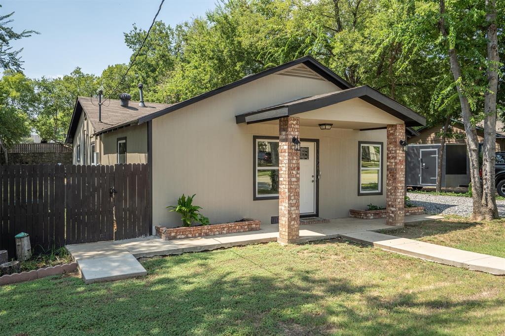 112 Inman Street Denton, TX 76205 - Photo 7 of 36