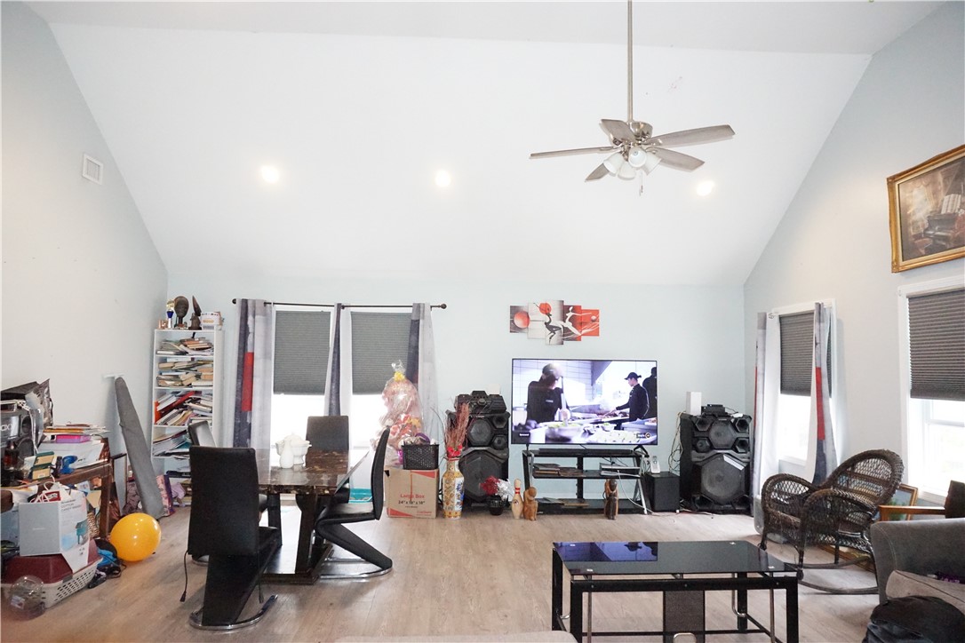12 Thomas Avenue Pawtucket, RI 02860 - Photo 9 of 29