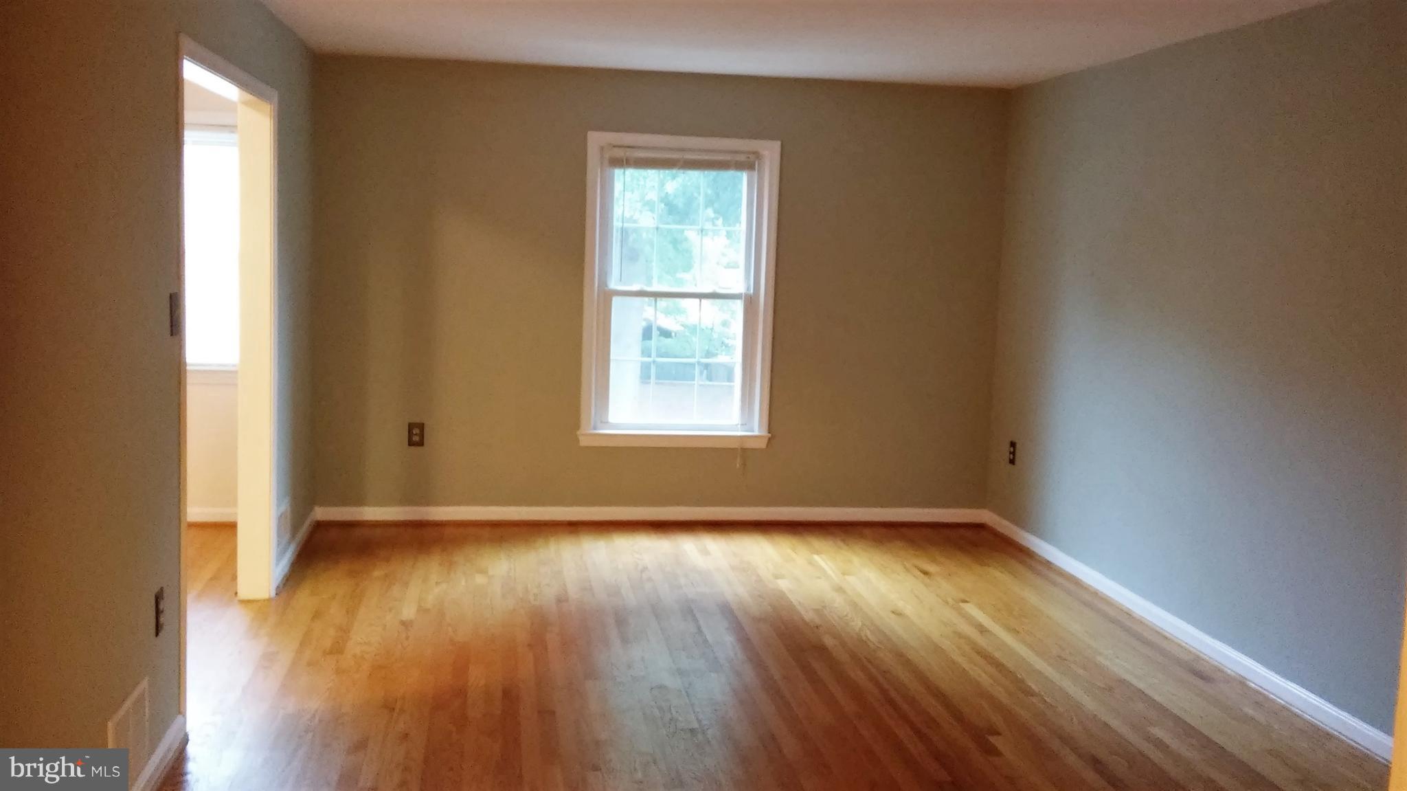 6813 Market Square Drive McLean, VA 22101 - Photo 10 of 12 Family Room