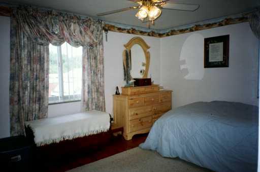 5188 Grove Road Whitehall, PA 15236 - Photo 5 of 8 Gallery Image 5