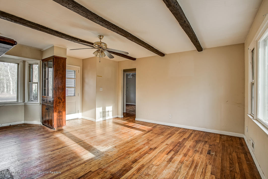 625 Monmouth Road Cream Ridge, NJ 08514 - Photo 3 of 24 Monmouth Rd - MLS _ 4