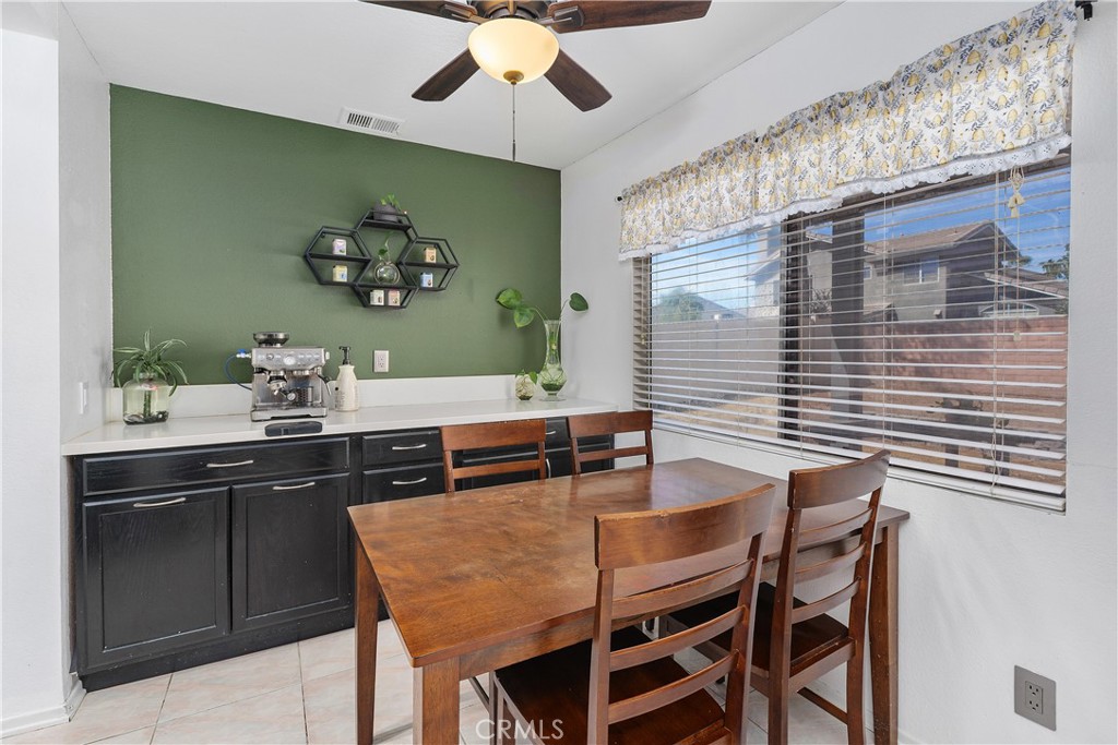 30318 Deer Meadow Road Temecula, CA 92591 - Photo 4 of 19 Eat in Kitchen