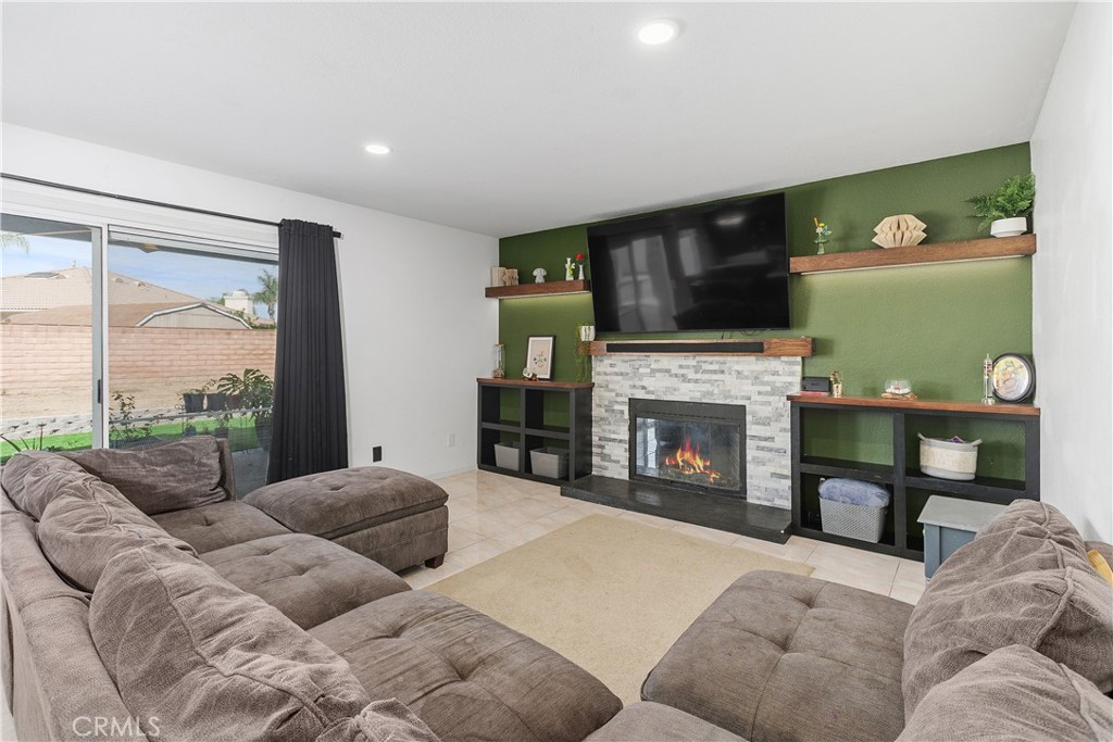 30318 Deer Meadow Road Temecula, CA 92591 - Photo 5 of 19 Open Living Space off Kitchen