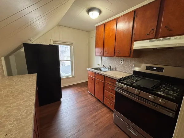 $1,450 | 15 Wheelock Street, Unit C, Manchester, NH 03102