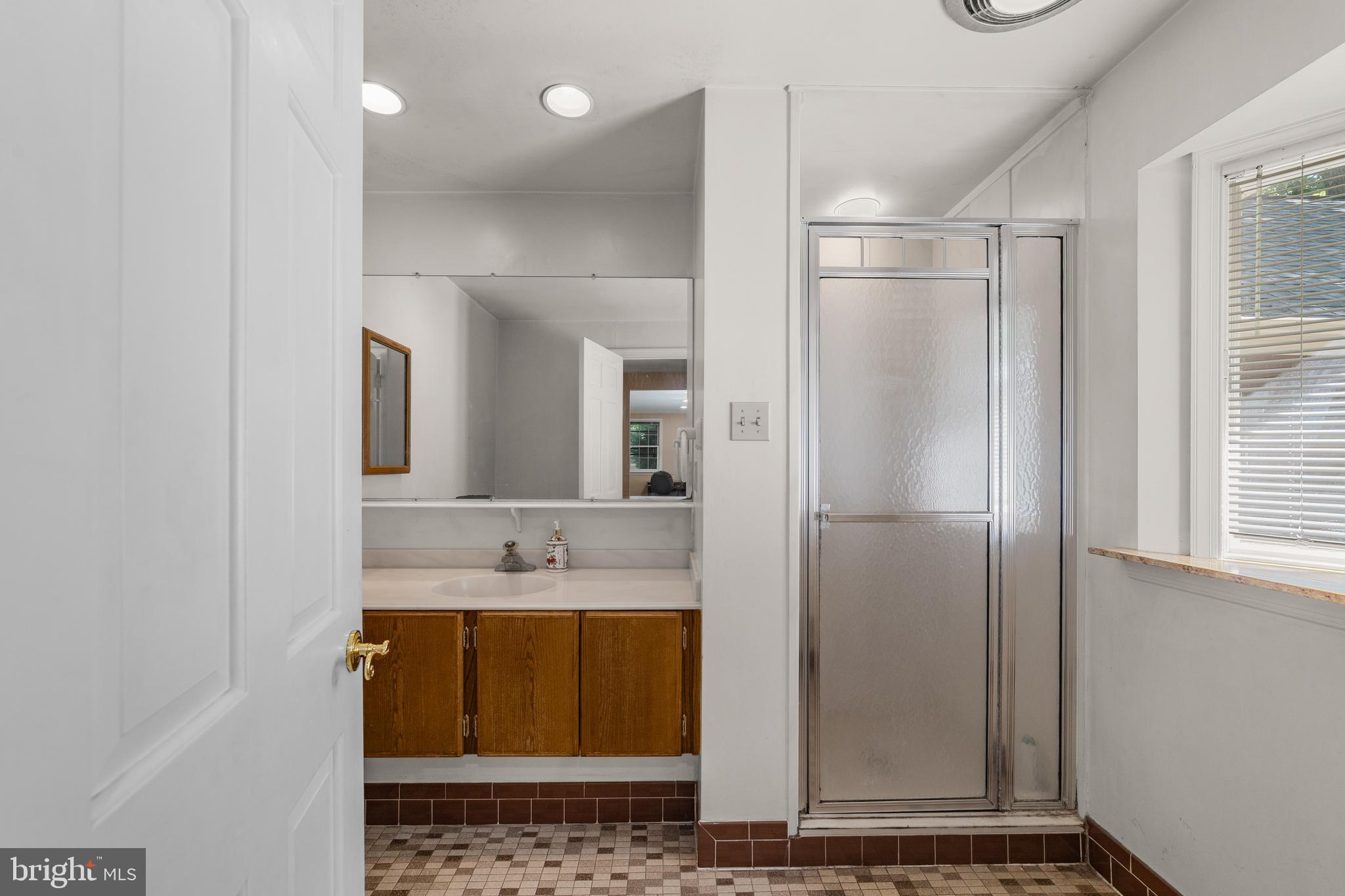 110 Partree Road Cherry Hill, NJ 08003 - Photo 21 of 35 Primary Bathroom