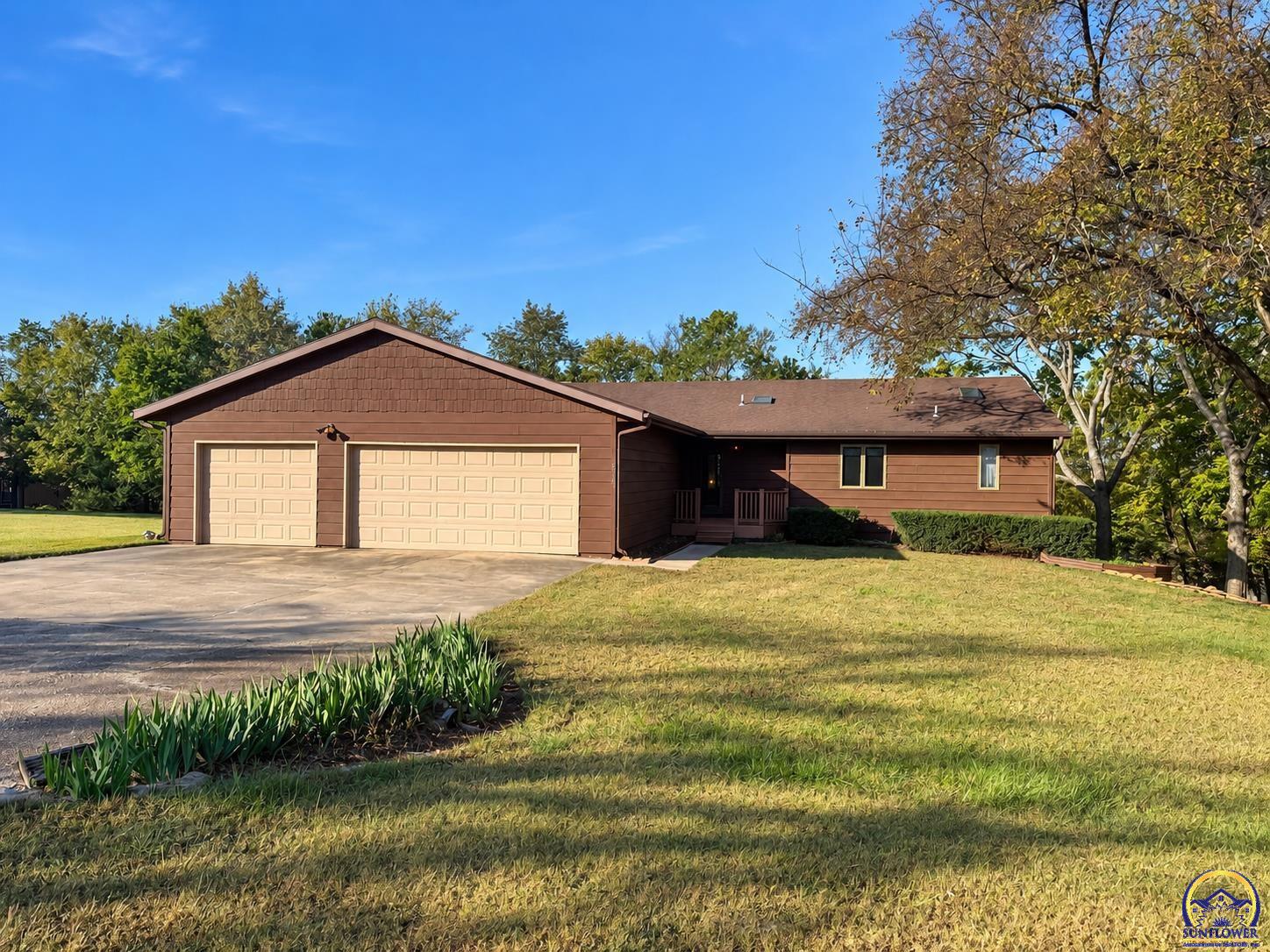 6221 Ridgeview Drive Ozawkie, KS 66070 - Photo 1 of 22 Gallery Image 1