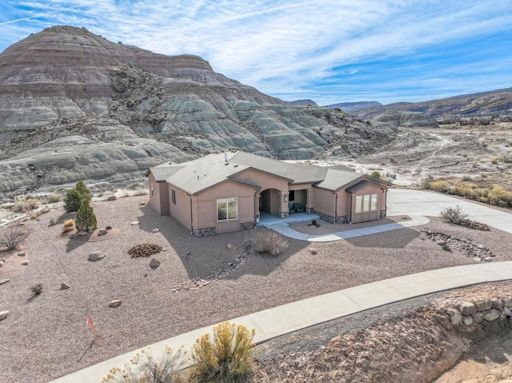 2283 Trail Ridge Road Grand Junction, CO 81507 - Photo 33 of 35 an aerial view of a house