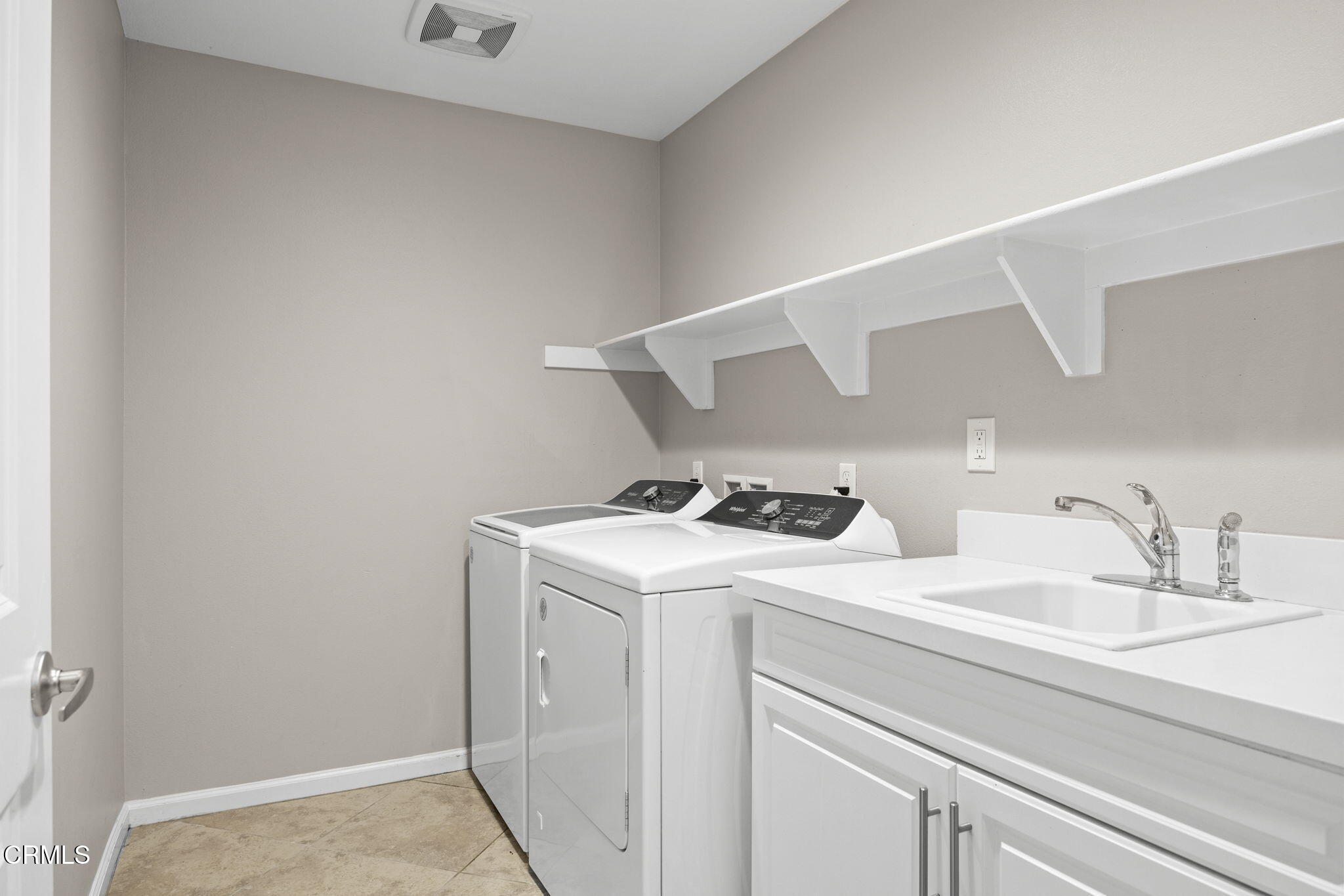 3703 Islander Walk Oxnard, CA 93035 - Photo 35 of 58 29-web-or-mls-UpmarketMedia_3703I-9