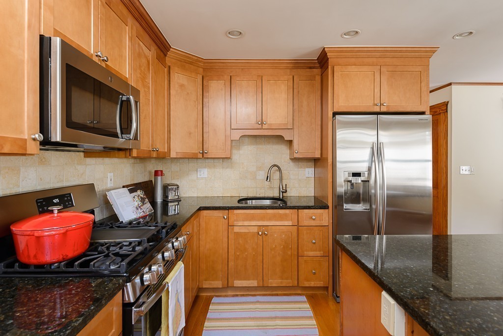 12-14 Pondview Road, Unit 2 Arlington, MA 02474 - Photo 15 of 42 Gallery Image 15