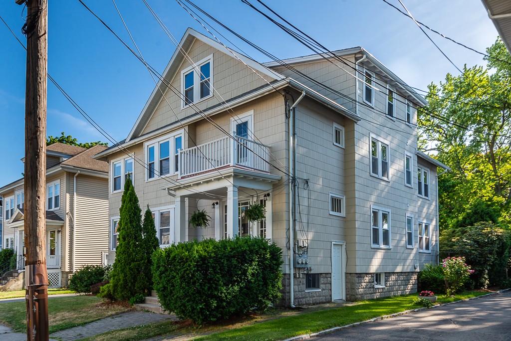 12-14 Pondview Road, Unit 2 Arlington, MA 02474 - Photo 2 of 42 Gallery Image 2