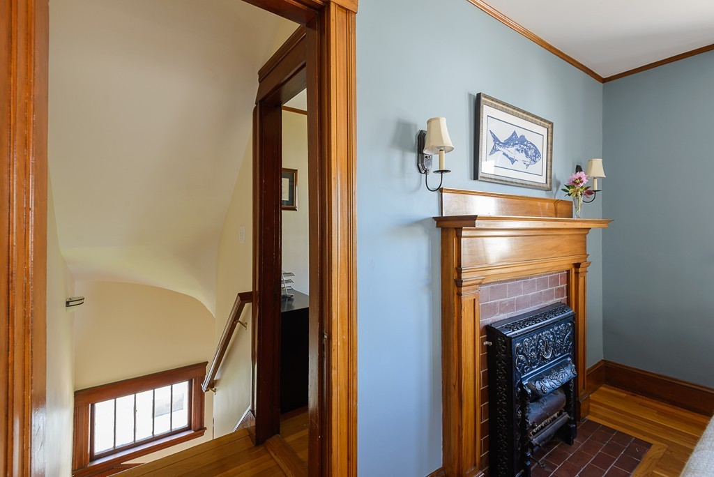 12-14 Pondview Road, Unit 2 Arlington, MA 02474 - Photo 3 of 42 Gallery Image 3