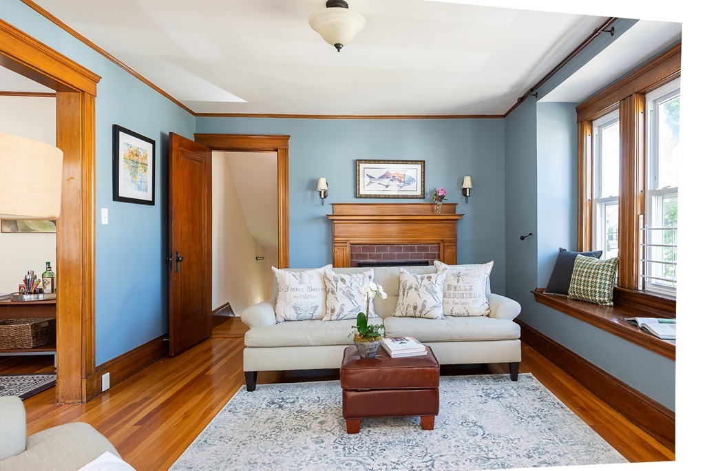 12-14 Pondview Road, Unit 2 Arlington, MA 02474 - Photo 4 of 42 Gallery Image 4