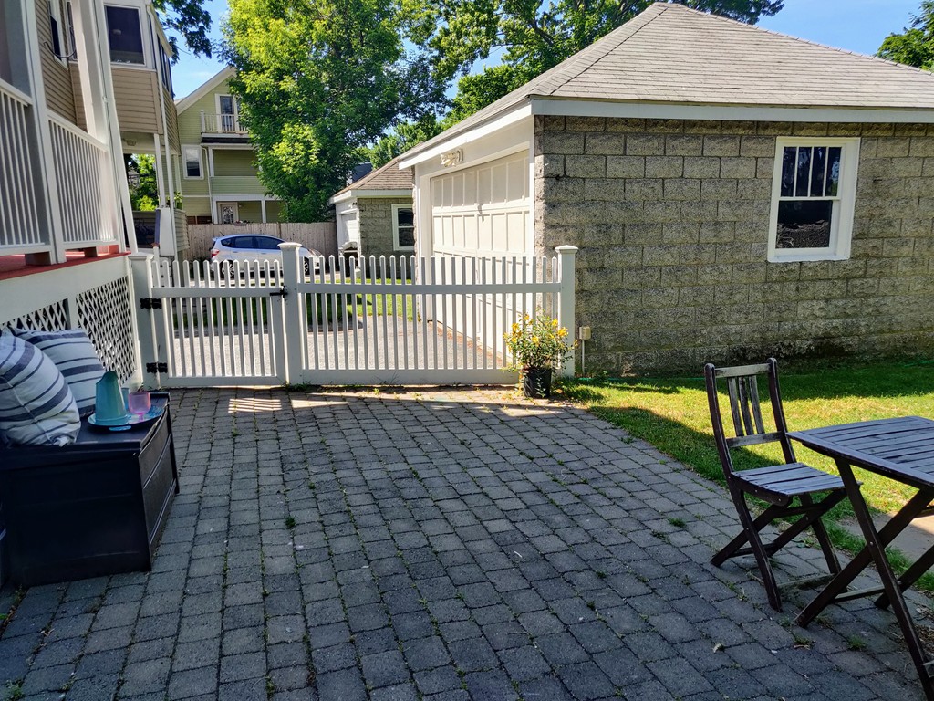 12-14 Pondview Road, Unit 2 Arlington, MA 02474 - Photo 41 of 42 Gallery Image 41
