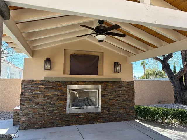 $2,400 | 8945 Goddess Court, Las Vegas, NV 89117