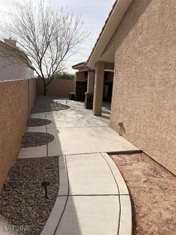 $2,400 | 8945 Goddess Court, Las Vegas, NV 89117