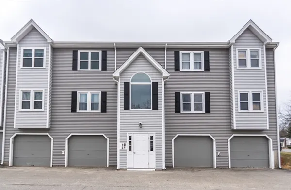 $309,900 | 84 Tennis Plaza Road, Unit 1, Dracut, MA 01826