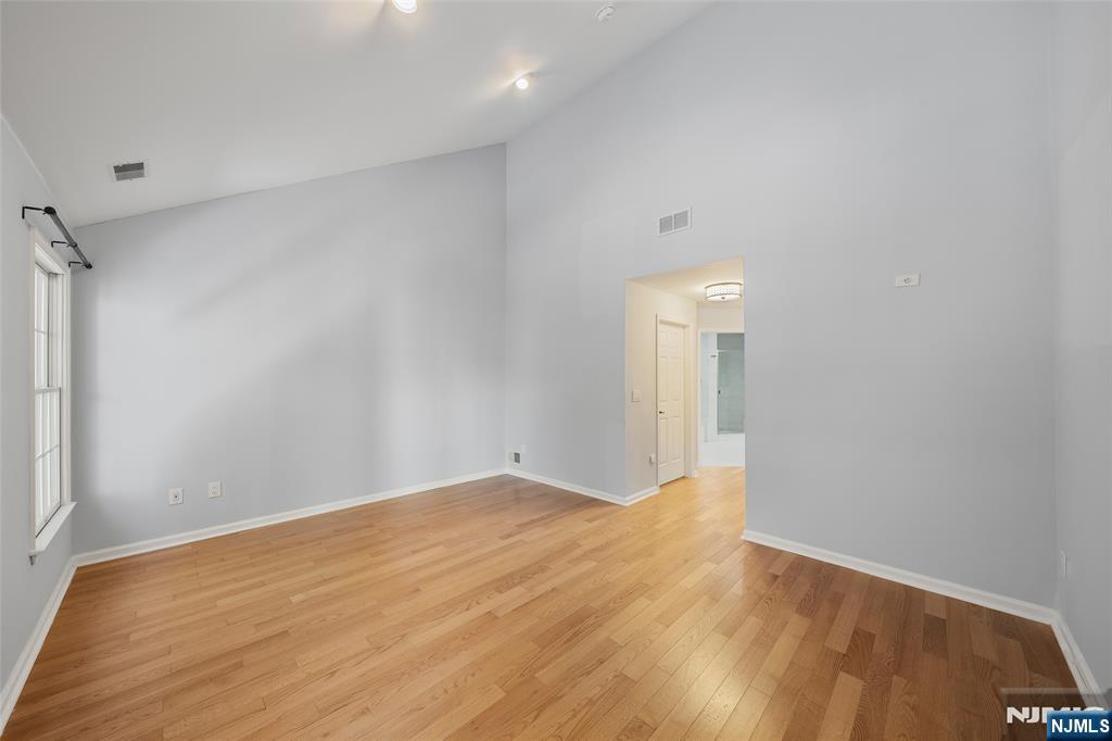 36 Woods Edge Road Old Tappan, NJ 07675 - Photo 16 of 31