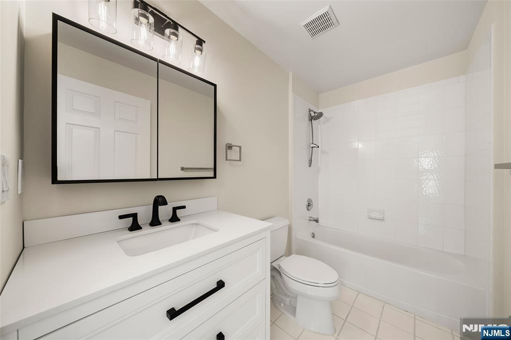 36 Woods Edge Road Old Tappan, NJ 07675 - Photo 23 of 31