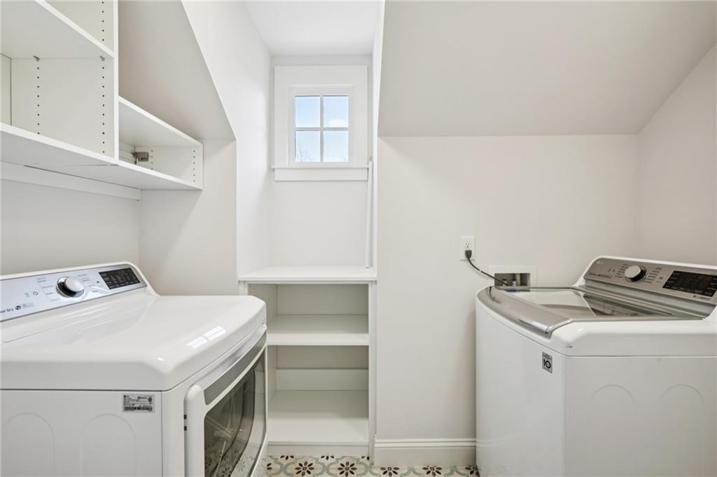 216 Haralson Lane Atlanta, GA 30307 - Photo 28 of 48 a utility room with dryer and washer