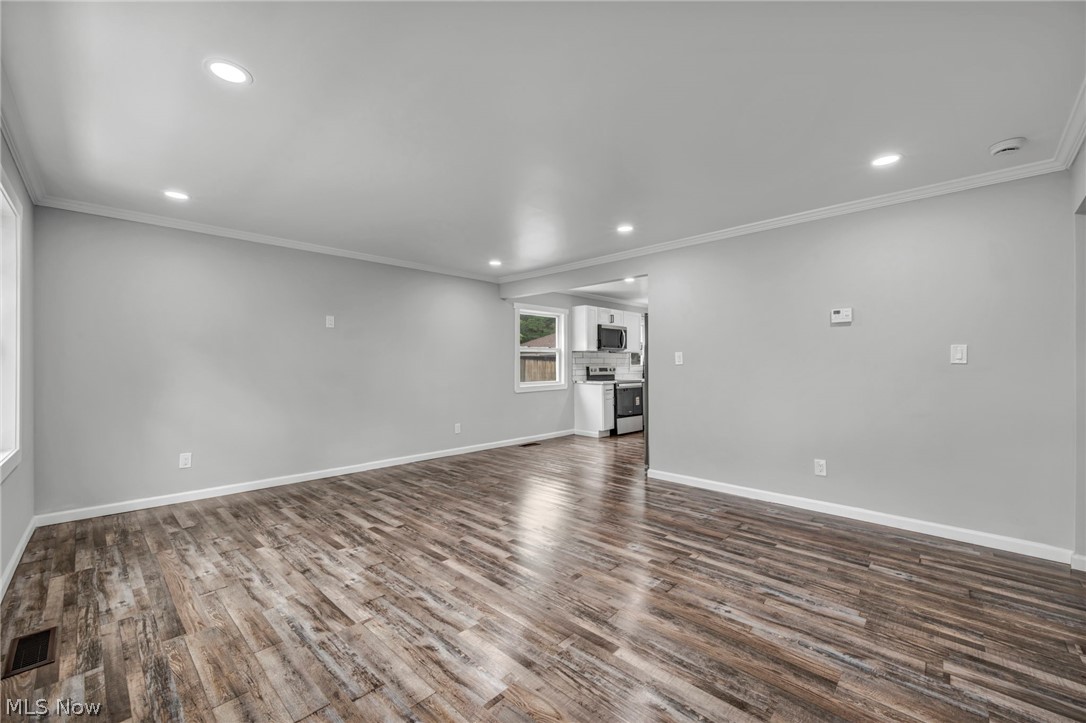 23928 Knickerbocker Road Bay Village, OH 44140 - Photo 15 of 39