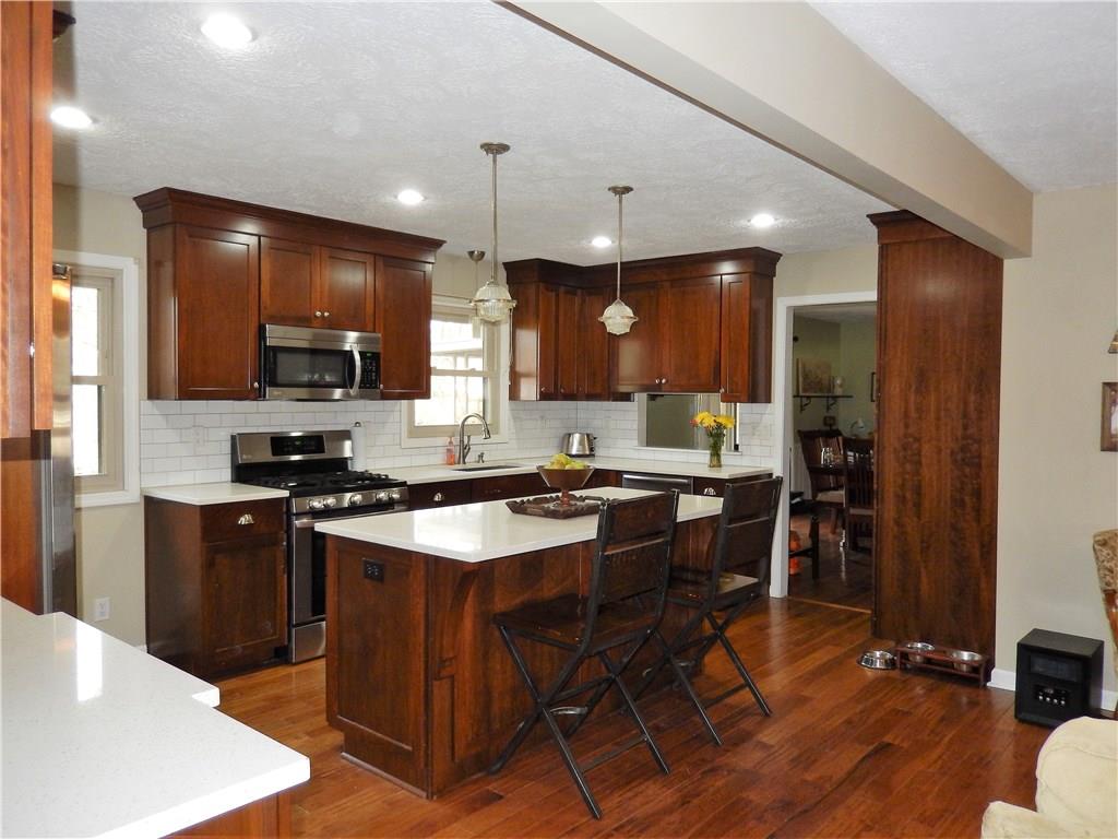 487 Valley Way Road Greenwood, IN 46142 - Photo 3 of 17 Gallery Image 3
