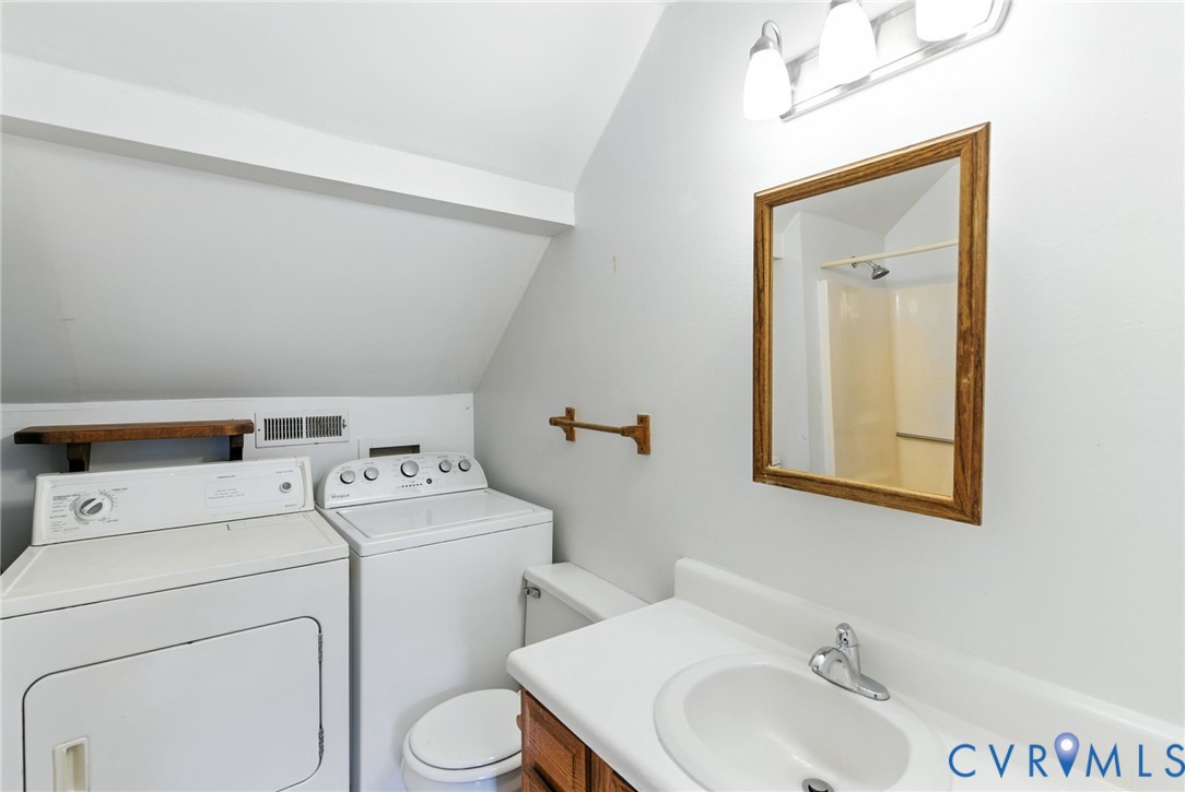 7705 Offshore Drive Chesterfield, VA 23832 - Photo 31 of 39 a utility room with dryer and washer