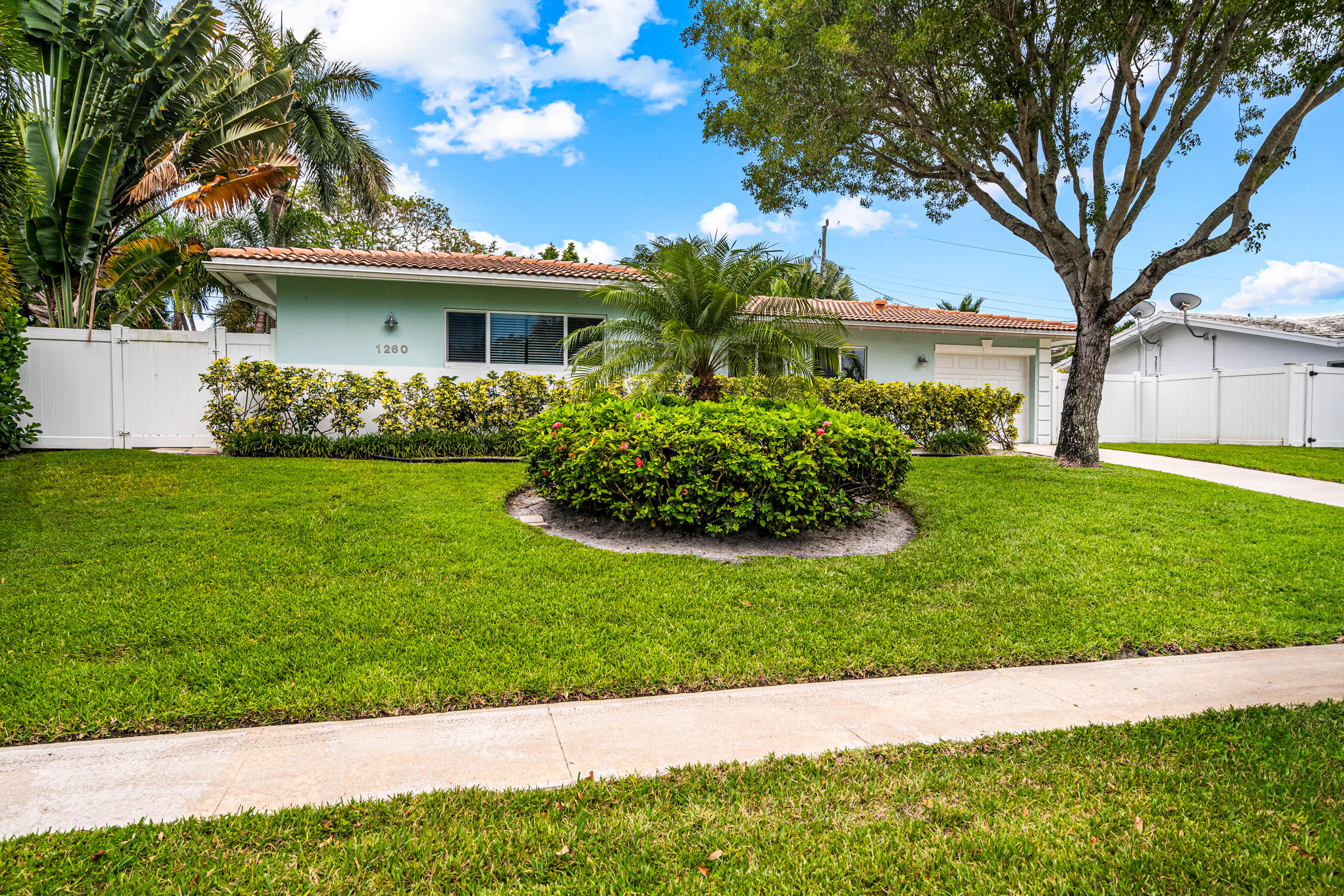 1260 Southwest 9th Street Boca Raton, FL 33486 - Photo 3 of 42 DSC08482-Edit