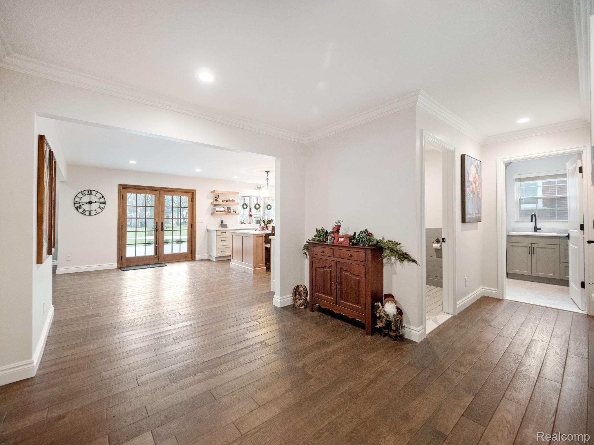 861 Washington Road Grosse Pointe, MI 48230 - Photo 9 of 46 Kitchen 1.jpg