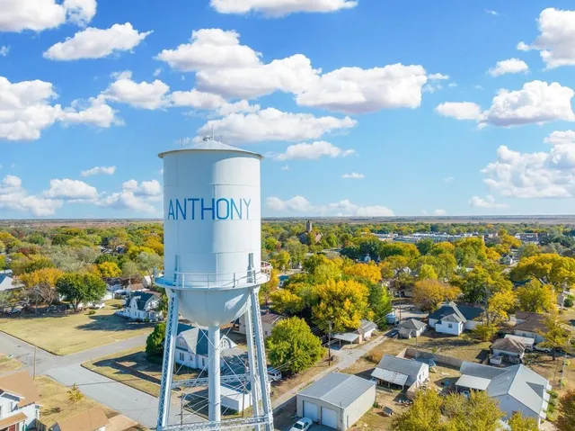 $120,000 | 311 North Kansas Avenue, Anthony, KS 67003