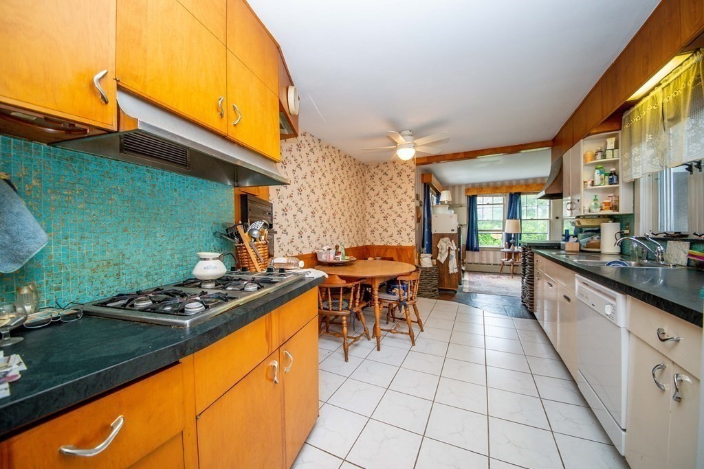 40 Sedgewick Road Fairhaven, MA 02719 - Photo 6 of 34 Gallery Image 6