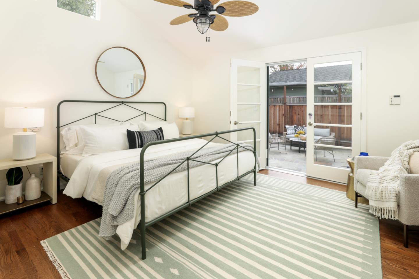 732 Laurel Avenue Menlo Park, CA 94025 - Photo 14 of 22 a bedroom with bed and a table