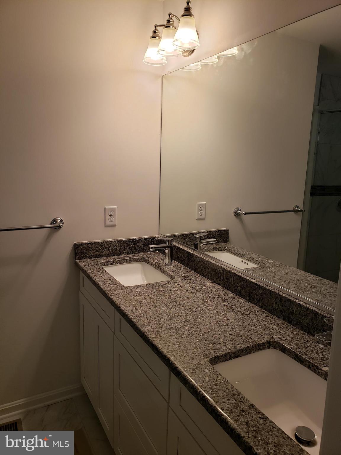116 Cecil Road Stevensville, MD 21666 - Photo 11 of 23 Double sinks in master bath w/ granite tops.