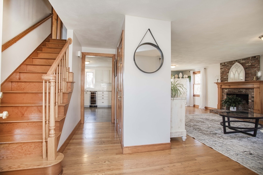 7 Appleton Way Medway, MA 02053 - Photo 2 of 42