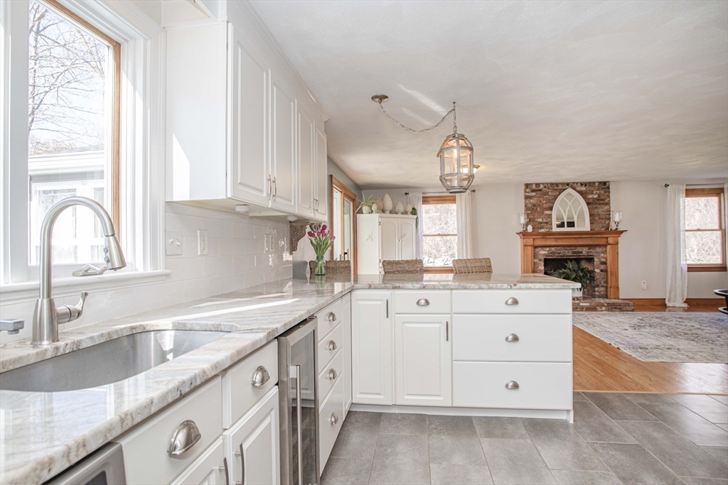 7 Appleton Way Medway, MA 02053 - Photo 6 of 42