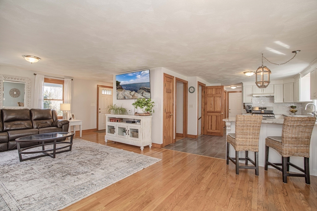 7 Appleton Way Medway, MA 02053 - Photo 10 of 42