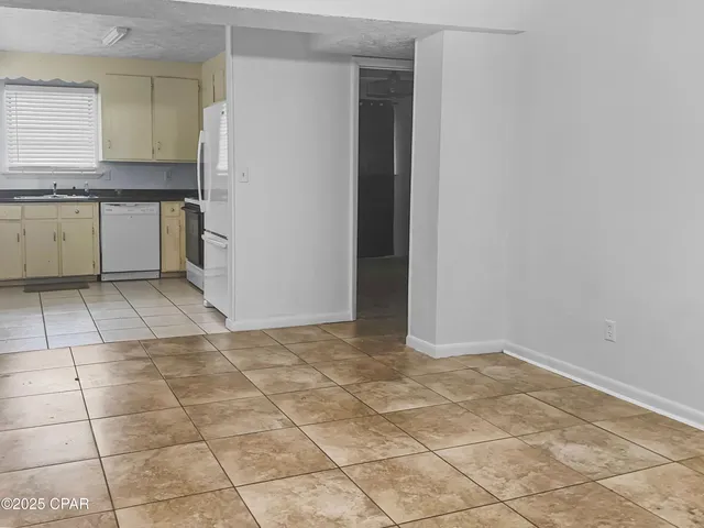 $1,650 | 115 Twin Lakes Drive, Panama City Beach, FL 32413