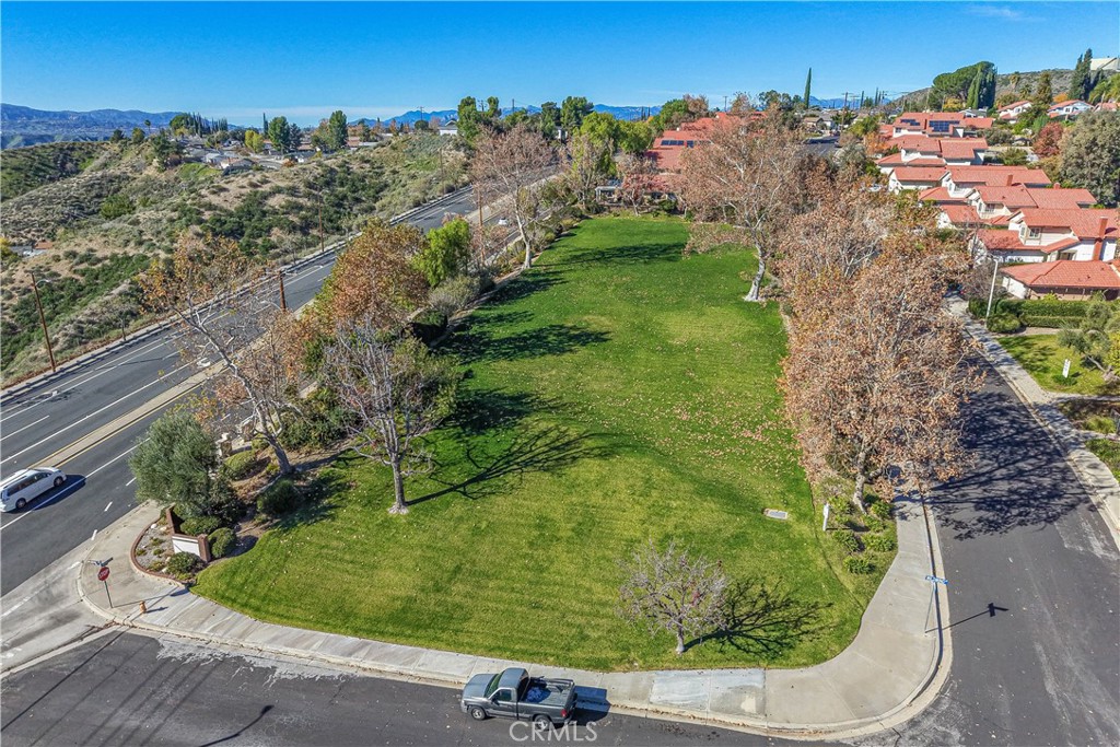 28076 Wildwind Road Canyon Country, CA 91351 - Photo 45 of 48 a view of a garden