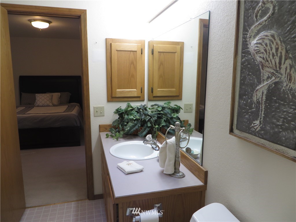 2674 Southwest Talon Loop Oak Harbor, WA 98277 - Photo 15 of 25 Gallery Image 15