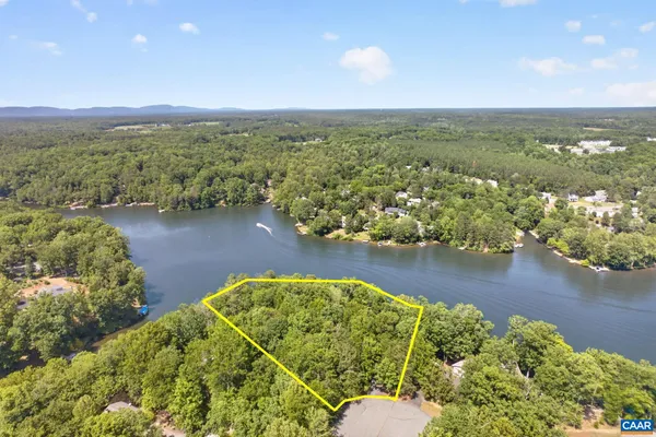 $695,000 | 42 Cliftwood Road, Palmyra, VA 22963
