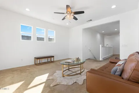 $1,035,000 | 28649 Stonegate Court, Valencia, CA 91354
