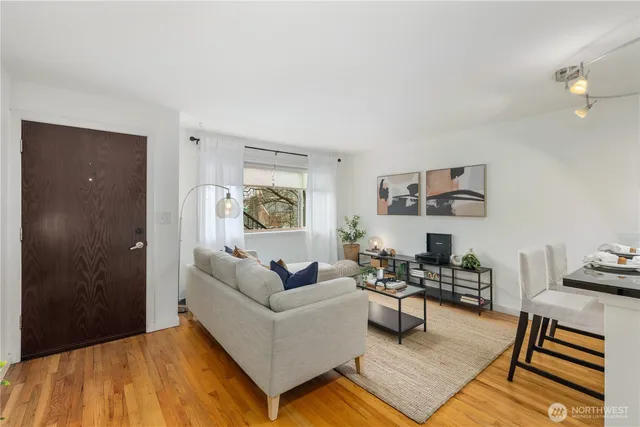 $299,900 | 7106 California Avenue Southwest, Unit 101, Seattle, WA 98136