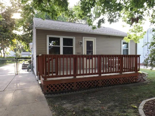 $115,500 | 2012 13th Avenue, Rock Falls, IL 61071