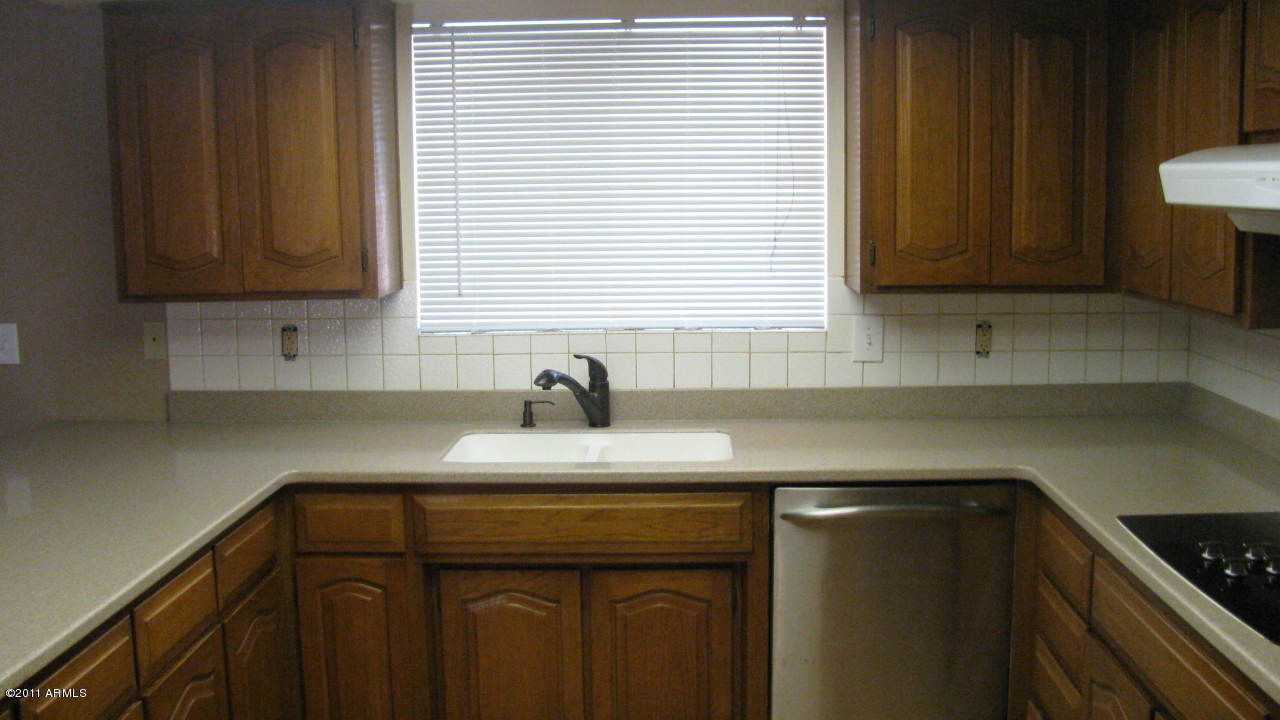 30 East Palo Verde Street Gilbert, AZ 85296 - Photo 3 of 9 Kitchen