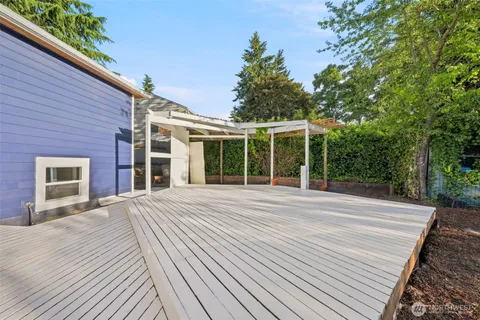 $949,999 | 17211 3rd Avenue Northeast, Shoreline, WA 98155