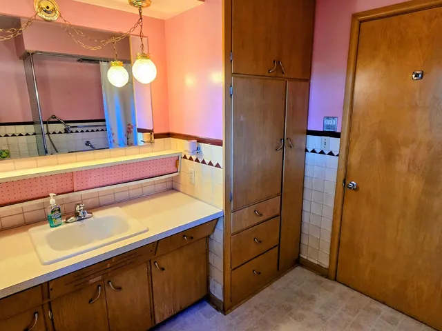 $305,000 | N5583 County Road West, Princeton, WI 54968