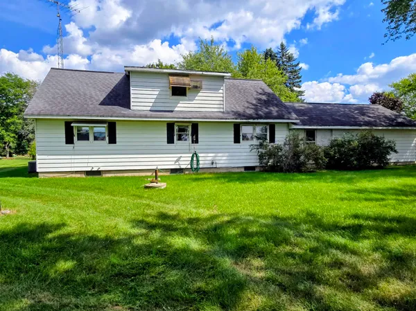 $297,500 | N5583 County Road West, Princeton, WI 54968