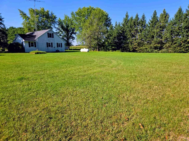 $305,000 | N5583 County Road West, Princeton, WI 54968
