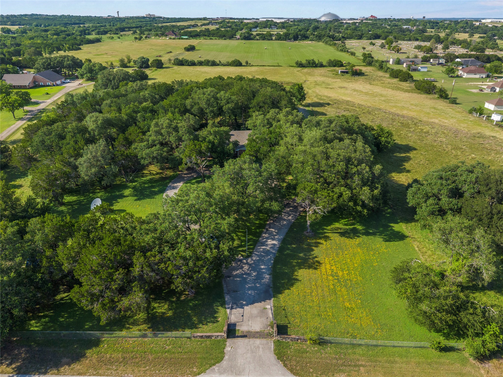 700 Shanklin Road Belton, TX 76513 - Photo 4 of 40