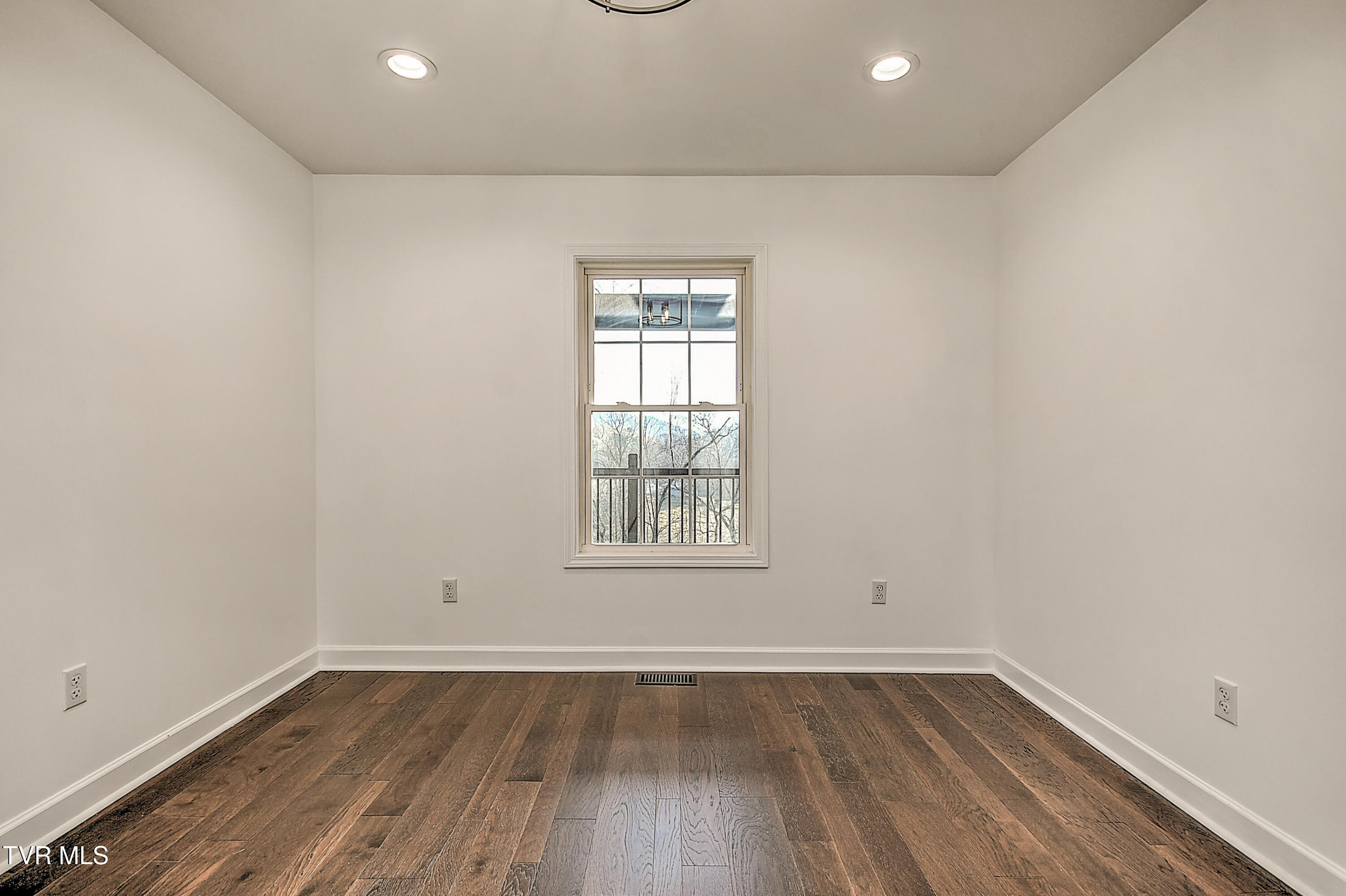 143 Daniel Lane Elizabethton, TN 37643 - Photo 14 of 38 143 Daniels Ln MB-16