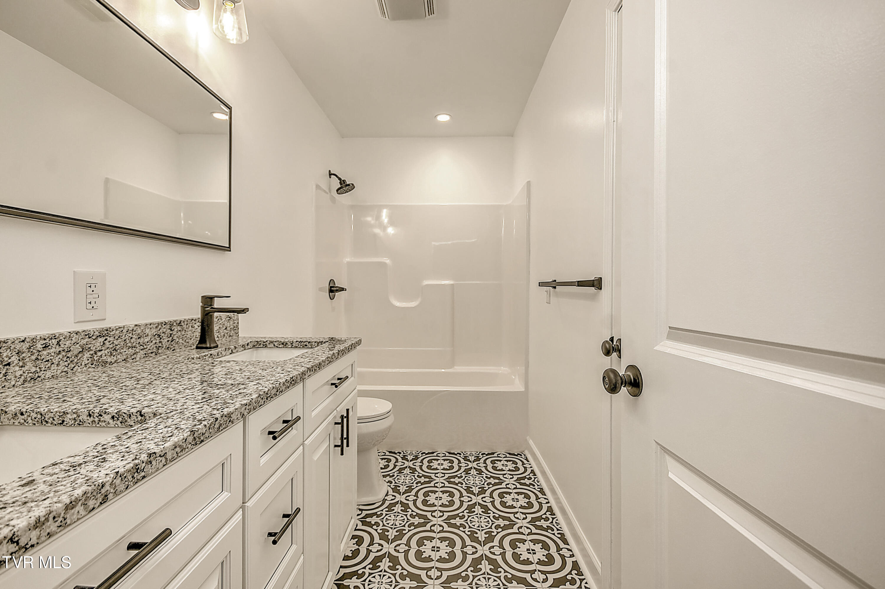 143 Daniel Lane Elizabethton, TN 37643 - Photo 18 of 38 143 Daniels Ln MB-20